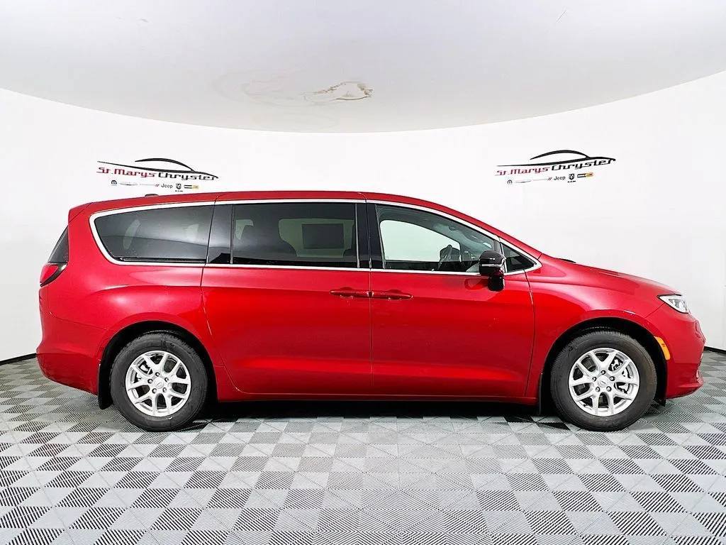 2025 Chrysler Pacifica Select - Photo 9