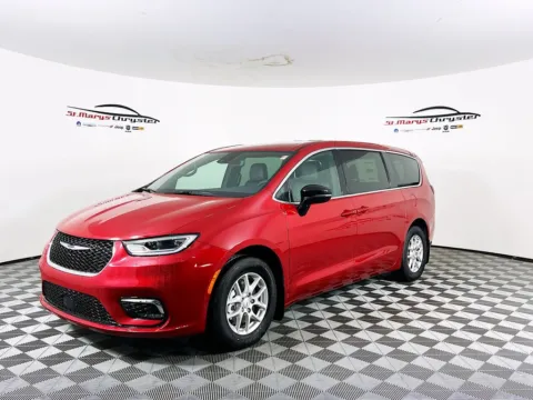 More photos of 2025 Chrysler Pacifica Select at St. Marys CDJR, OH