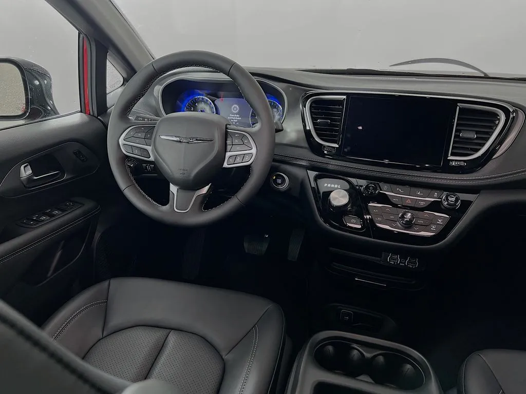2025 Chrysler Pacifica Select - Photo 22