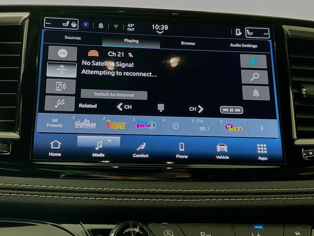 2025 Chrysler Pacifica Select - Photo 15