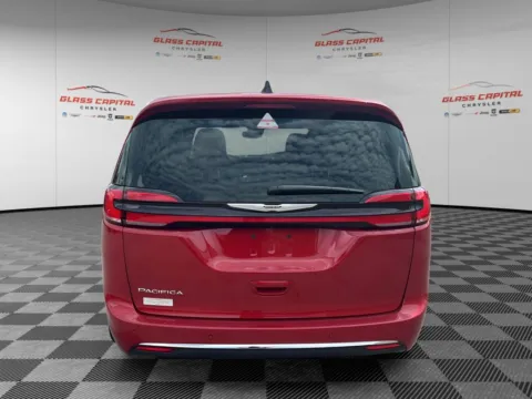 More photos of 2025 Chrysler Pacifica Select at St. Marys CDJR, OH