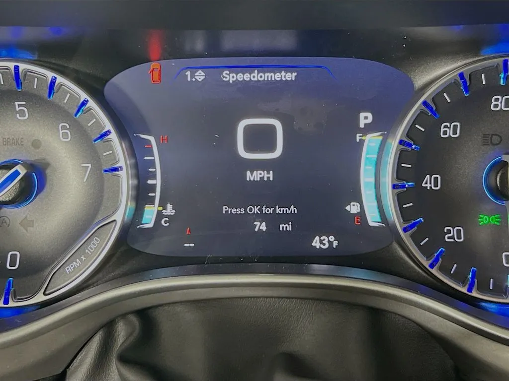 2025 Chrysler Pacifica Select - Photo 13