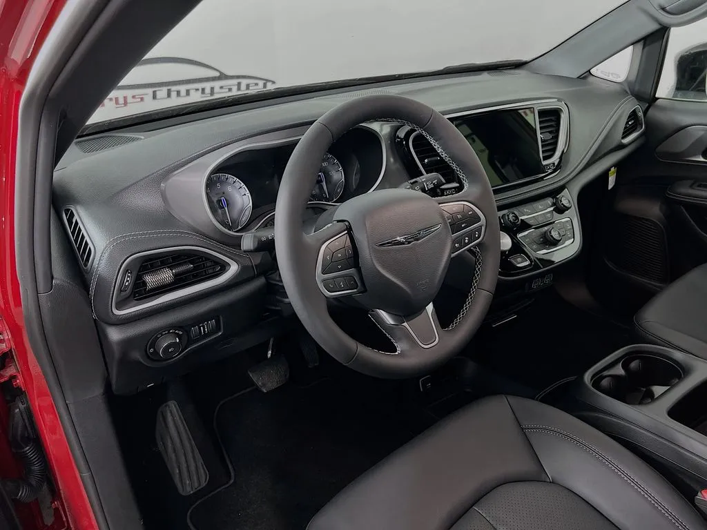 2025 Chrysler Pacifica Select - Photo 10