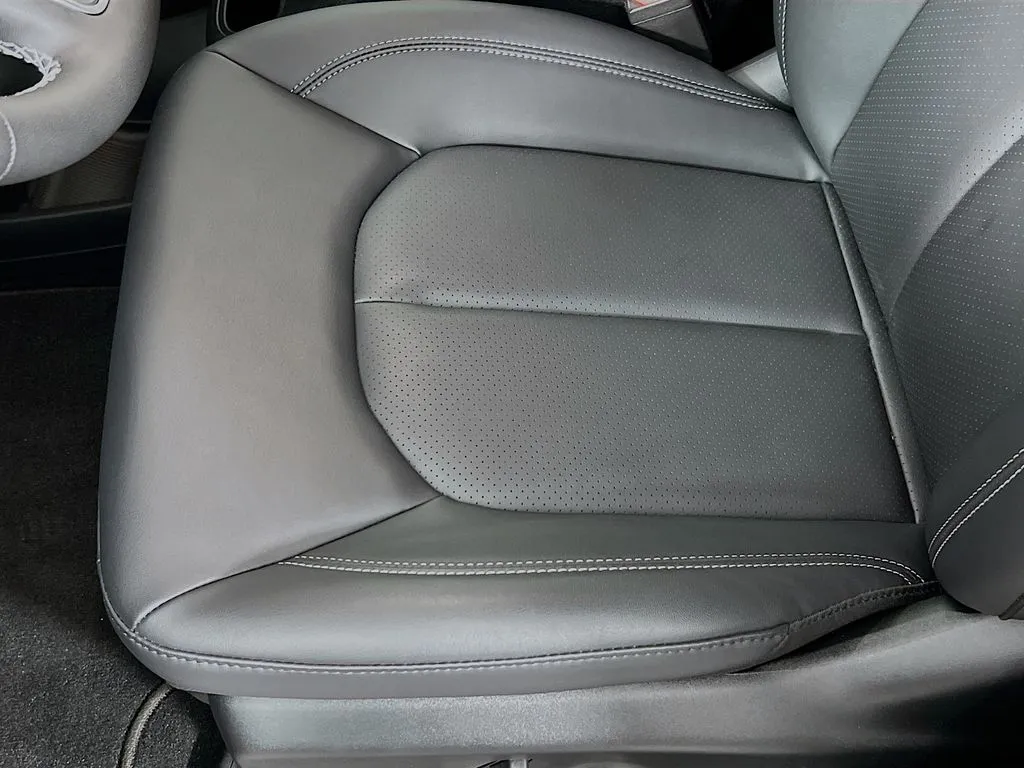 2025 Chrysler Pacifica Select - Photo 19