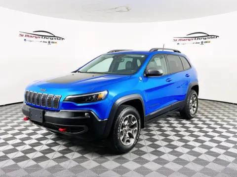 More photos of 2021 Jeep Cherokee Trailhawk at St. Marys CDJR, OH