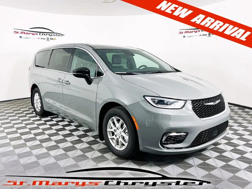 Gray 2025 Chrysler Pacifica Select for sale in Saint Marys, OH