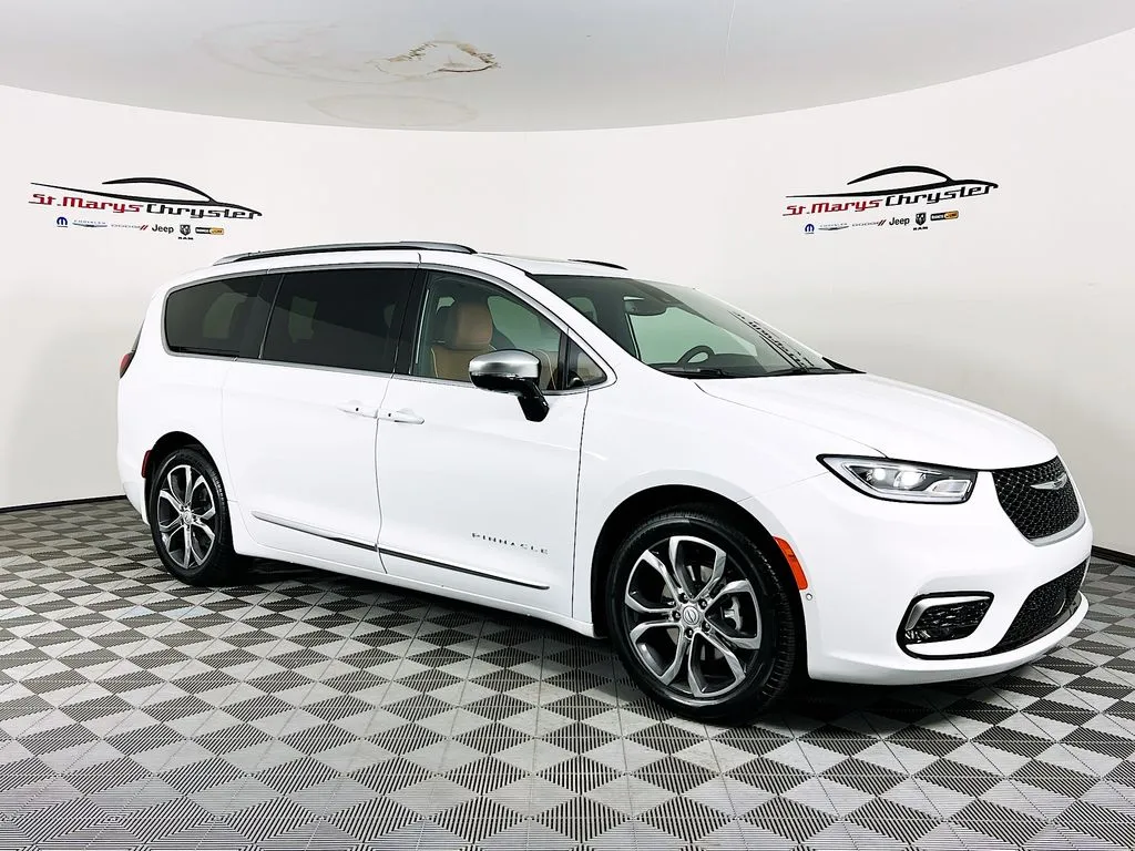 White 2026 Chrysler Pacifica Pinnacle for sale in Saint Marys, OH