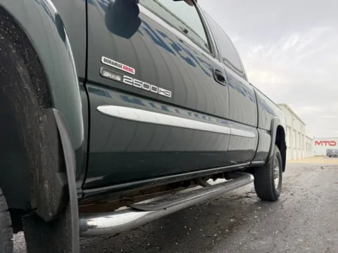 More photos of 2004 GMC Sierra 2500HD SLT at St. Marys CDJR, OH