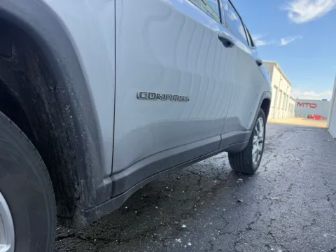 More photos of 2022 Jeep Compass Latitude Lux at St. Marys CDJR, OH