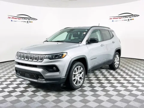 More photos of 2022 Jeep Compass Latitude Lux at St. Marys CDJR, OH