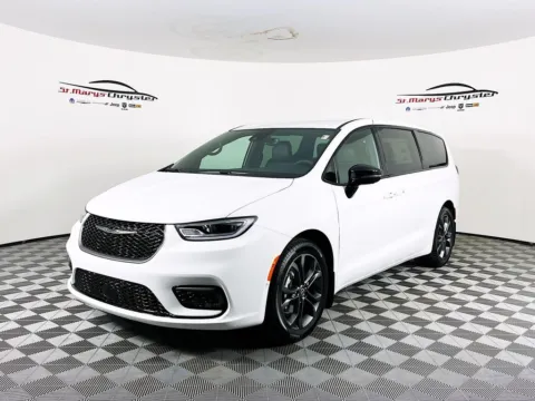 More photos of 2026 Chrysler Pacifica Select at St. Marys CDJR, OH