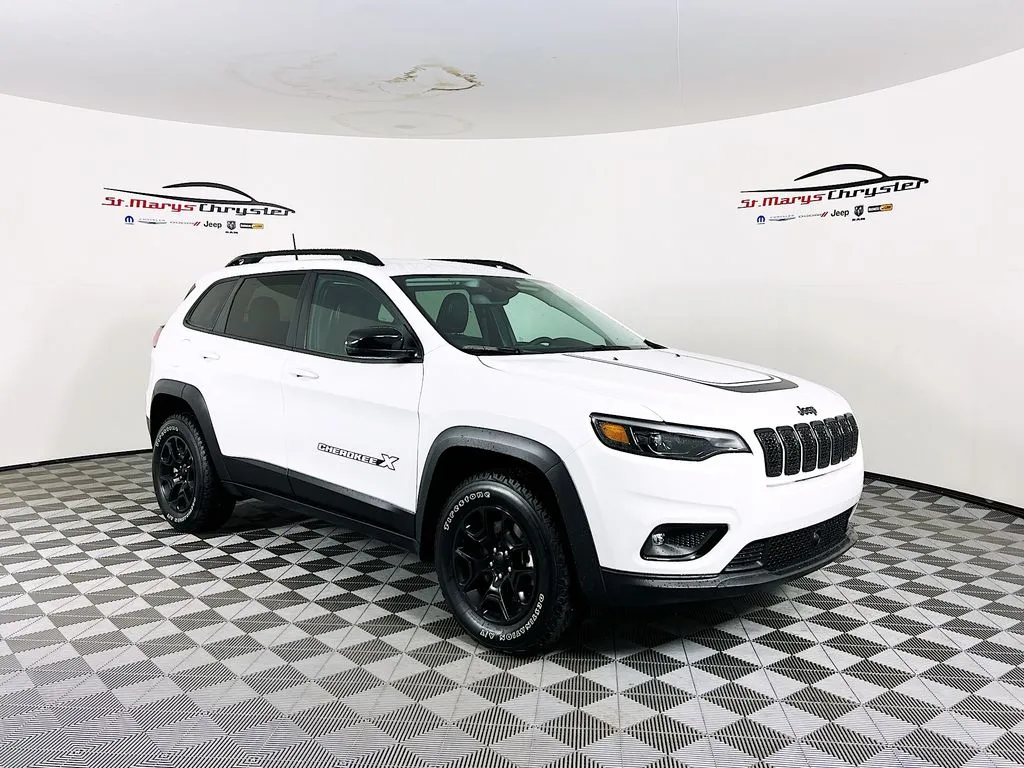 White 2022 Jeep Cherokee X for sale in Saint Marys, OH