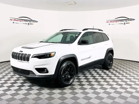 More photos of 2022 Jeep Cherokee X at St. Marys CDJR, OH