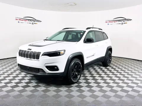More photos of 2022 Jeep Cherokee X at St. Marys CDJR, OH
