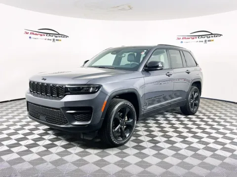 More photos of 2024 Jeep Grand Cherokee Altitude at St. Marys CDJR, OH