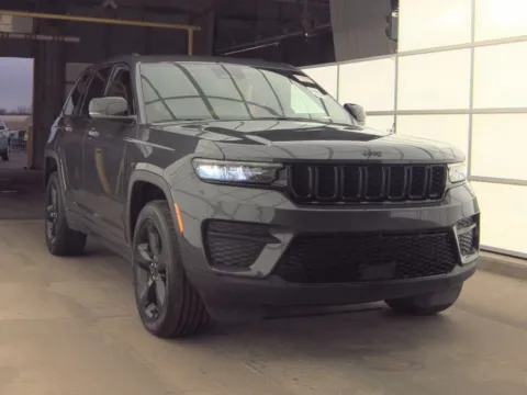 Gray 2024 Jeep Grand Cherokee Altitude for sale in Saint Marys, OH