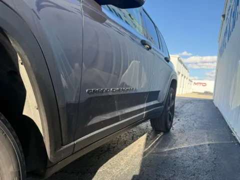 More photos of 2024 Jeep Grand Cherokee Altitude at St. Marys CDJR, OH