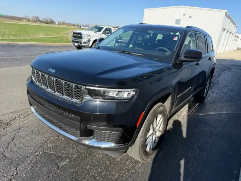 More photos of 2023 Jeep Grand Cherokee L Laredo at St. Marys CDJR, OH