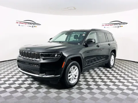 More photos of 2023 Jeep Grand Cherokee L Laredo at St. Marys CDJR, OH