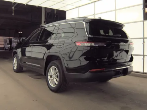 More photos of 2023 Jeep Grand Cherokee L Laredo at St. Marys CDJR, OH