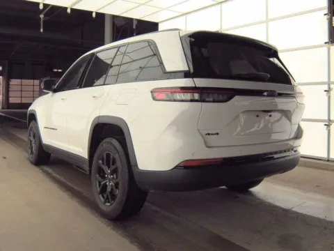 More photos of 2024 Jeep Grand Cherokee Altitude at St. Marys CDJR, OH