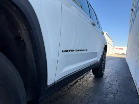 More photos of 2024 Jeep Grand Cherokee Altitude at St. Marys CDJR, OH