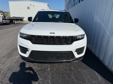 Another view of 2024 Jeep Grand Cherokee Altitude for sale in Saint Marys, OH at St. Marys CDJR