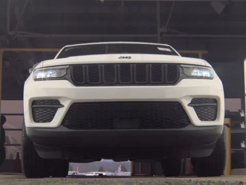 Photos of 2024 Jeep Grand Cherokee Altitude for sale in Saint Marys, OH at St. Marys CDJR