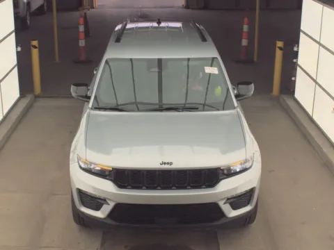 Another view of 2024 Jeep Grand Cherokee Limited for sale in Saint Marys, OH at St. Marys CDJR