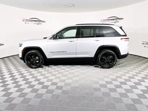 More photos of 2024 Jeep Grand Cherokee Limited at St. Marys CDJR, OH