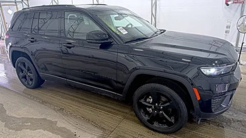 Black 2023 Jeep Grand Cherokee Altitude for sale in Saint Marys, OH