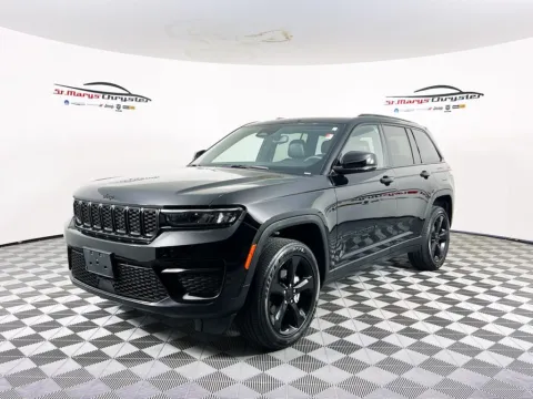 More photos of 2023 Jeep Grand Cherokee Altitude X at St. Marys CDJR, OH