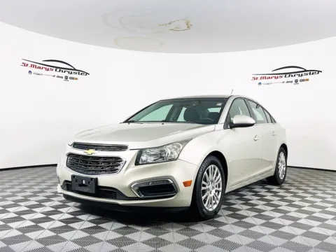 More photos of 2015 Chevrolet Cruze ECO at St. Marys CDJR, OH