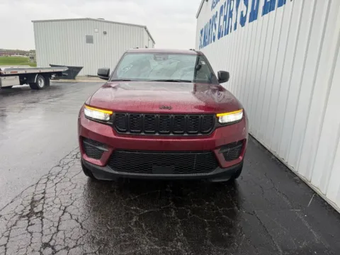 Another view of 2024 Jeep Grand Cherokee Altitude for sale in Saint Marys, OH at St. Marys CDJR