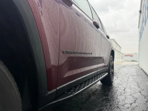 More photos of 2024 Jeep Grand Cherokee Altitude at St. Marys CDJR, OH