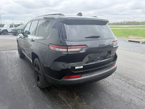 More photos of 2023 Jeep Grand Cherokee L Altitude at St. Marys CDJR, OH