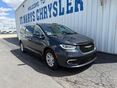 Unknown 2021 Chrysler Pacifica Touring L for sale in Saint Marys, OH