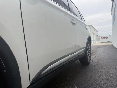 More photos of 2020 Mitsubishi Outlander SEL at St. Marys CDJR, OH