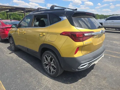 More photos of 2021 Kia Seltos S at St. Marys CDJR, OH
