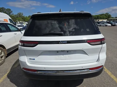 More photos of 2022 Jeep Grand Cherokee 4xe at St. Marys CDJR, OH