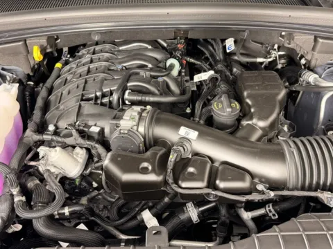 More photos of 2025 Jeep Grand Cherokee L Altitude at St. Marys CDJR, OH
