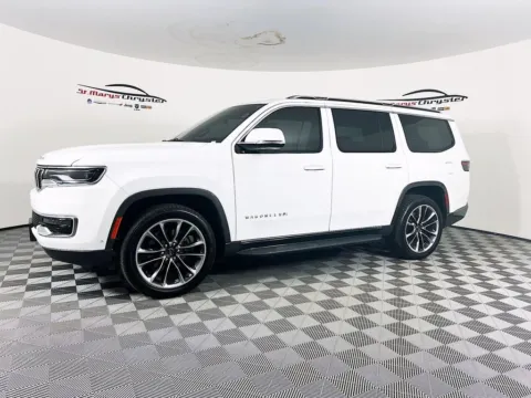 More photos of 2022 Jeep Wagoneer Series II at St. Marys CDJR, OH