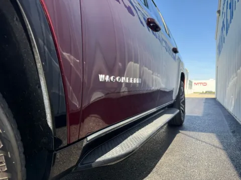 More photos of 2024 Jeep Wagoneer L Series II at St. Marys CDJR, OH