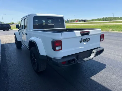 More photos of 2024 Jeep Gladiator Nighthawk at St. Marys CDJR, OH
