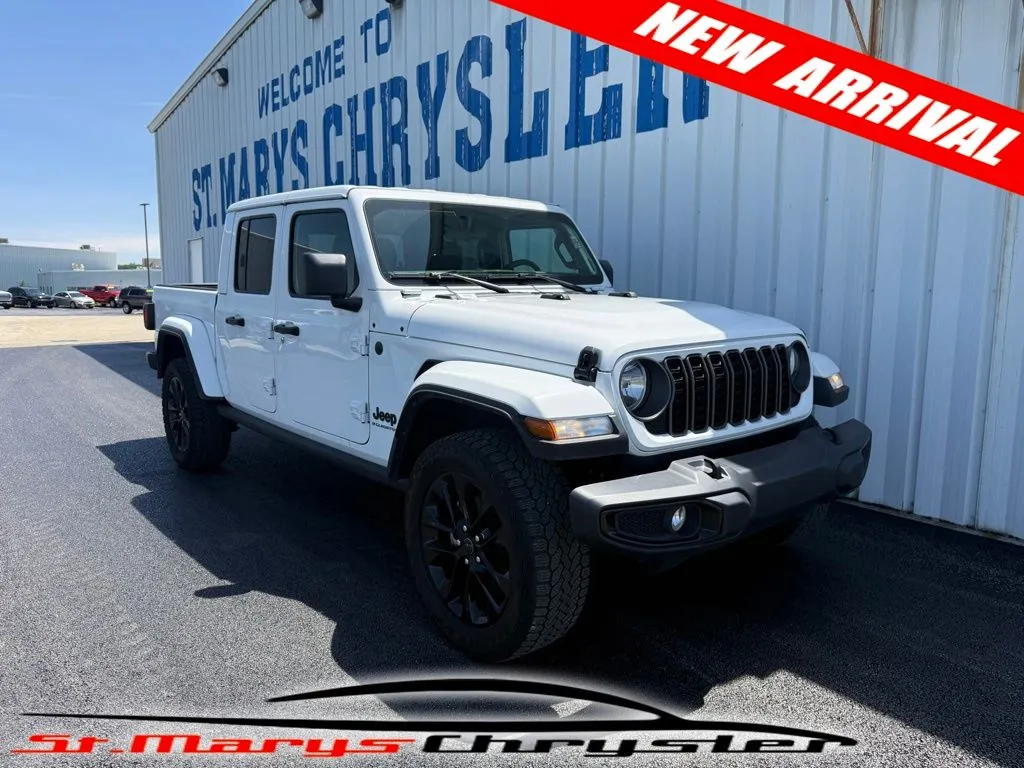 2024 Jeep Gladiator Nighthawk Auto's photo