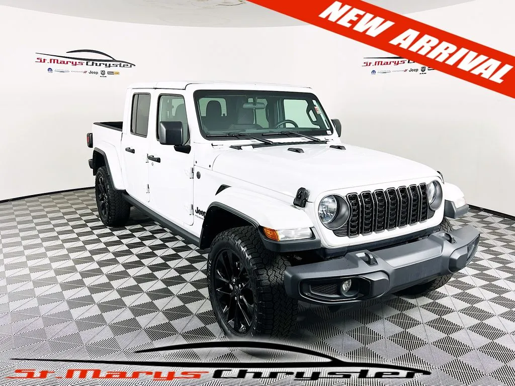 2024 Jeep Gladiator Nighthawk Auto's photo