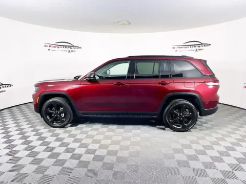 More photos of 2024 Jeep Grand Cherokee Altitude at St. Marys CDJR, OH