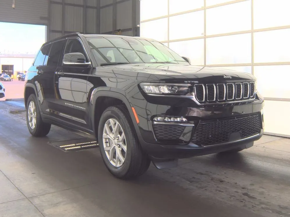 2023 Jeep Grand Cherokee Limited 4x4's photo
