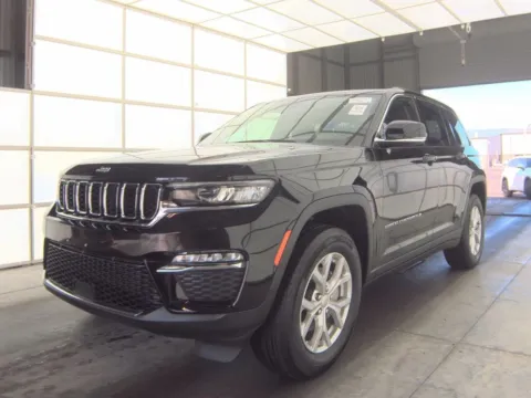 Another view of 2023 Jeep Grand Cherokee Limited for sale in Saint Marys, OH at St. Marys CDJR