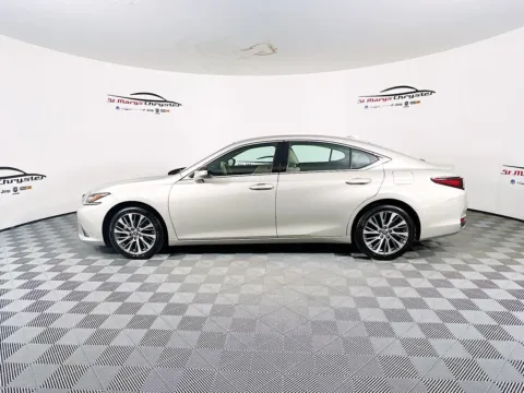 More photos of 2021 Lexus ES 250 at St. Marys CDJR, OH